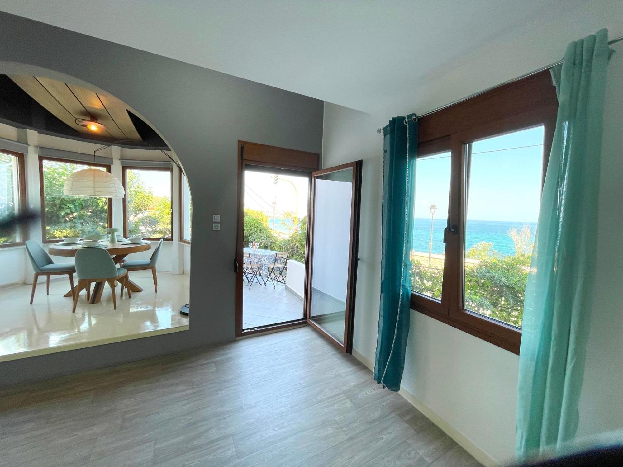 Feriehus Naos-sea Front Vacation By Chania Center